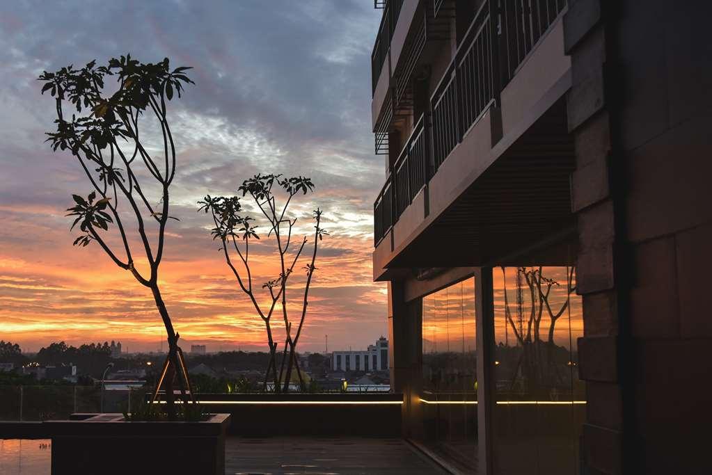 Hotel Golden Tulip Essential Tangerang Extérieur photo