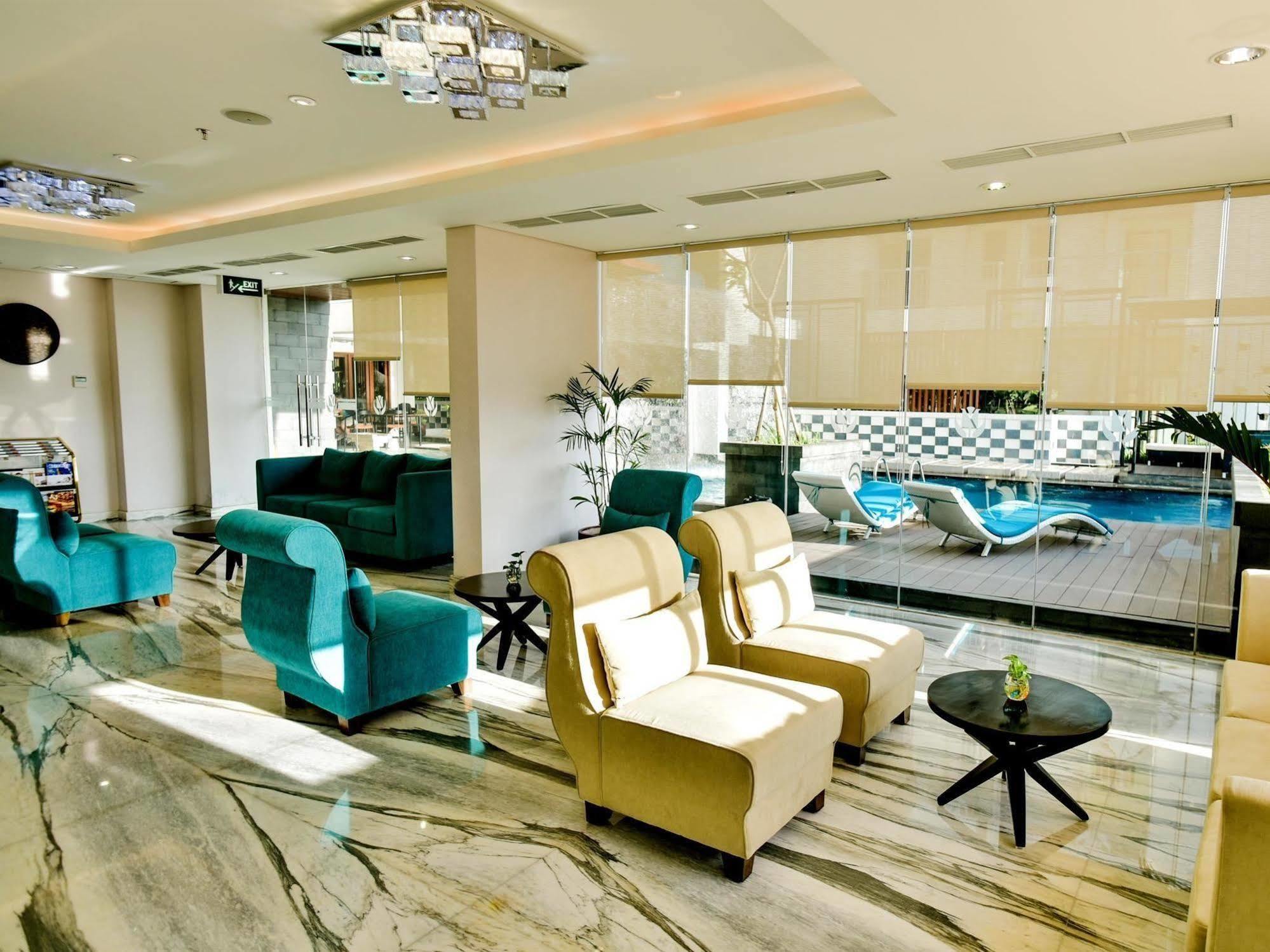 Hotel Golden Tulip Essential Tangerang Extérieur photo